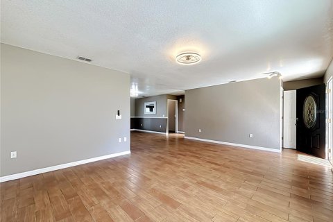House in Frostproof, Florida 5 bedrooms, 252.69 sq.m. № 2279770 - photo 26
