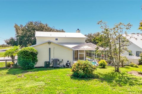 House in Frostproof, Florida 5 bedrooms, 252.69 sq.m. № 2279770 - photo 24