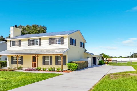House in Frostproof, Florida 5 bedrooms, 252.69 sq.m. № 2279770 - photo 6