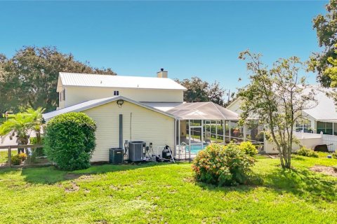 House in Frostproof, Florida 5 bedrooms, 252.69 sq.m. № 2279770 - photo 20
