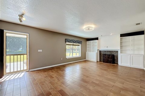 House in Frostproof, Florida 5 bedrooms, 252.69 sq.m. № 2279770 - photo 29