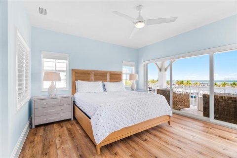 House in Marathon, Florida 5 bedrooms, 308.44 sq.m. № 2115785 - photo 30