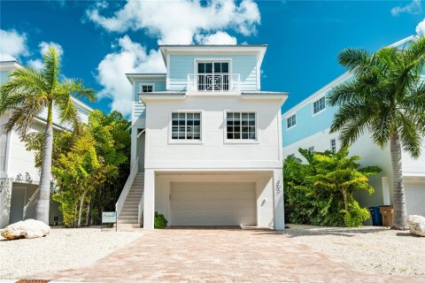 House in Marathon, Florida 5 bedrooms, 308.44 sq.m. № 2115785 - photo 7