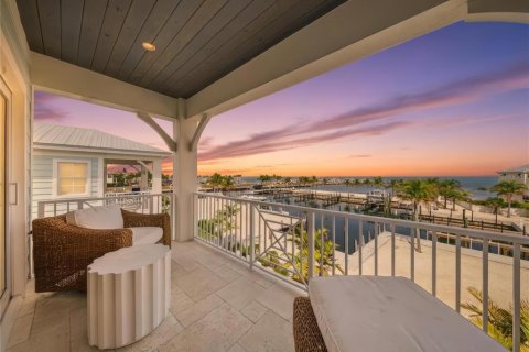 House in Marathon, Florida 5 bedrooms, 308.44 sq.m. № 2115785 - photo 5