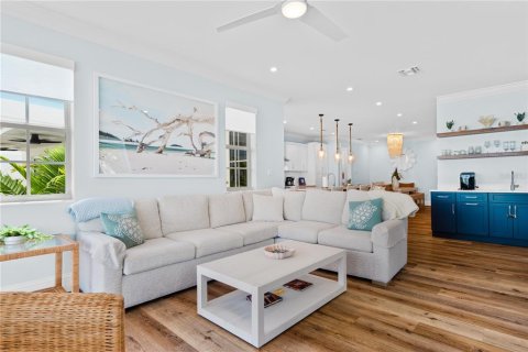 House in Marathon, Florida 5 bedrooms, 308.44 sq.m. № 2115785 - photo 20