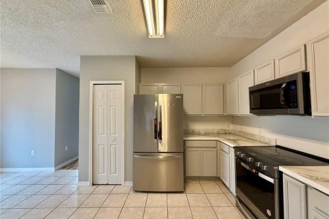 Villa ou maison à louer à Kissimmee, Floride: 4 chambres, 264.49 m2 № 2408927 - photo 9