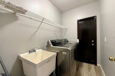 Villa ou maison à louer à Kissimmee, Floride: 4 chambres, 264.49 m2 № 2408927 - photo 24