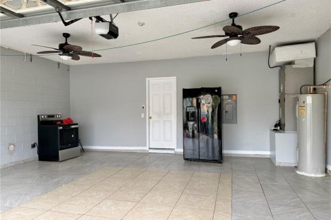 Villa ou maison à louer à Kissimmee, Floride: 4 chambres, 264.49 m2 № 2408927 - photo 25