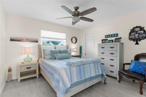 House in Punta Gorda, Florida 3 bedrooms, 179.58 sq.m. № 1876117 - photo 24