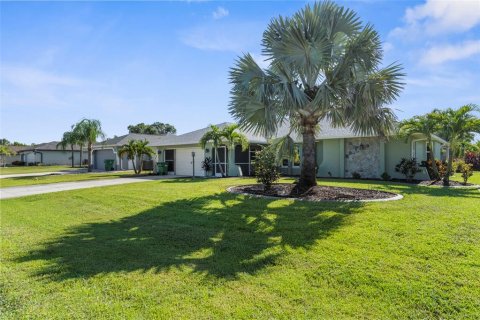 House in Punta Gorda, Florida 3 bedrooms, 179.58 sq.m. № 1876117 - photo 4