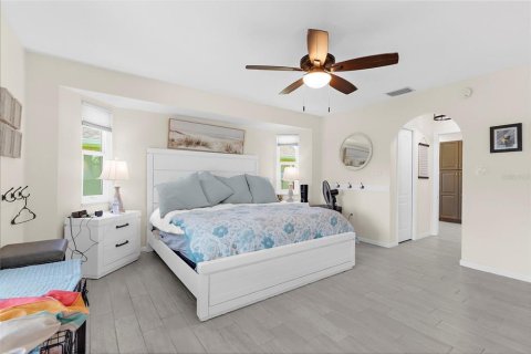 House in Punta Gorda, Florida 3 bedrooms, 179.58 sq.m. № 1876117 - photo 19