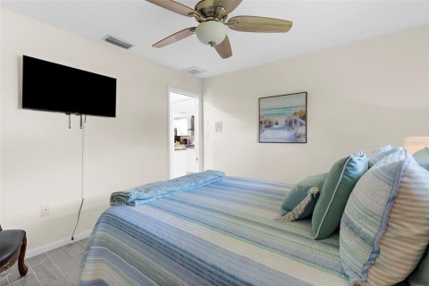 House in Punta Gorda, Florida 3 bedrooms, 179.58 sq.m. № 1876117 - photo 25