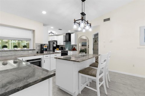 House in Punta Gorda, Florida 3 bedrooms, 179.58 sq.m. № 1876117 - photo 10