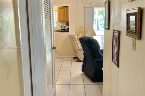 Condominio en venta en Hollywood, Florida, 2 dormitorios, 81.75 m2 № 1958957 - foto 9