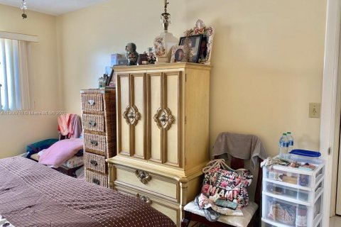 Condominio en venta en Hollywood, Florida, 2 dormitorios, 81.75 m2 № 1958957 - foto 12