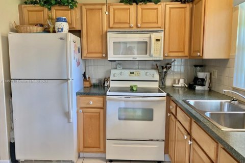 Condominio en venta en Hollywood, Florida, 2 dormitorios, 81.75 m2 № 1958957 - foto 1