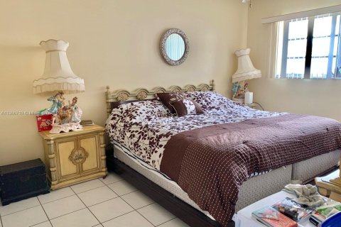 Condominio en venta en Hollywood, Florida, 2 dormitorios, 81.75 m2 № 1958957 - foto 11