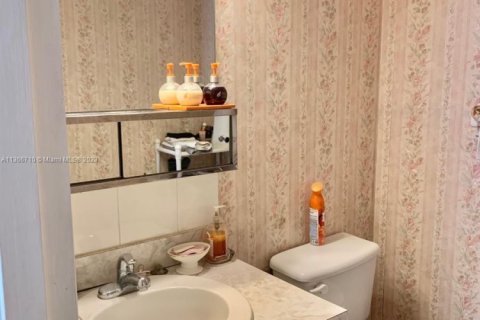 Condominio en venta en Hollywood, Florida, 2 dormitorios, 81.75 m2 № 1958957 - foto 15
