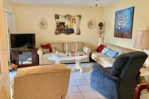 Condominio en venta en Hollywood, Florida, 2 dormitorios, 81.75 m2 № 1958957 - foto 5