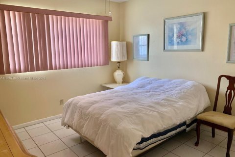 Condominio en venta en Hollywood, Florida, 2 dormitorios, 81.75 m2 № 1958957 - foto 13