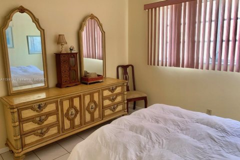 Condominio en venta en Hollywood, Florida, 2 dormitorios, 81.75 m2 № 1958957 - foto 14