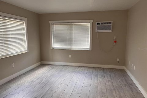 Copropriété à louer à Sarasota, Floride: 1 chambre, 53.42 m2 № 2396031 - photo 4