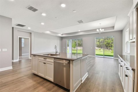 Casa en venta en Zephyrhills, Florida, 4 dormitorios, 263.38 m2 № 1386654 - foto 15