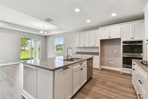 Casa en venta en Zephyrhills, Florida, 4 dormitorios, 263.38 m2 № 1386654 - foto 16