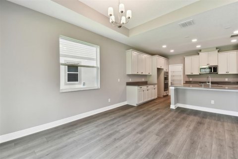 Casa en venta en Zephyrhills, Florida, 4 dormitorios, 263.38 m2 № 1386654 - foto 17