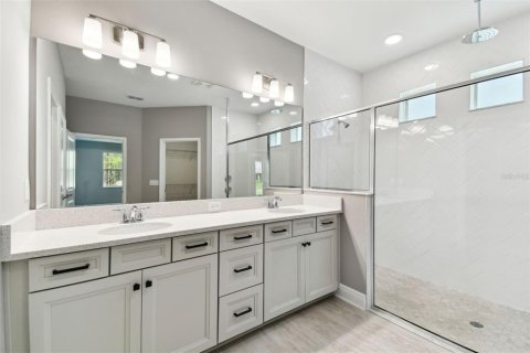 Casa en venta en Zephyrhills, Florida, 4 dormitorios, 263.38 m2 № 1386654 - foto 25