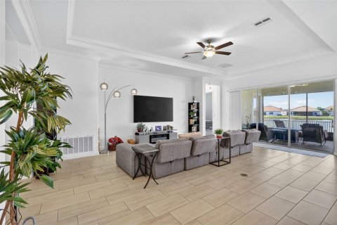 House in Wimauma, Florida 4 bedrooms, 260.59 sq.m. № 2204222 - photo 5