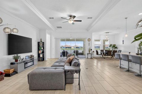 House in Wimauma, Florida 4 bedrooms, 260.59 sq.m. № 2204222 - photo 7