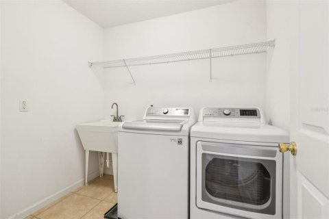 Adosado en venta en Orlando, Florida, 5 dormitorios, 176.51 m2 № 1658578 - foto 20