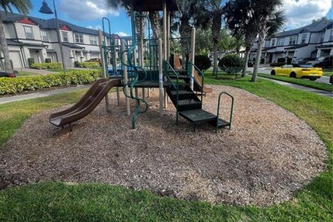 Adosado en venta en Orlando, Florida, 5 dormitorios, 176.51 m2 № 1658578 - foto 26