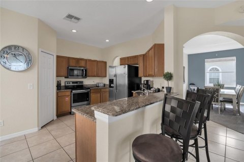 House in Davenport, Florida 5 bedrooms, 221.2 sq.m. № 1724447 - photo 21