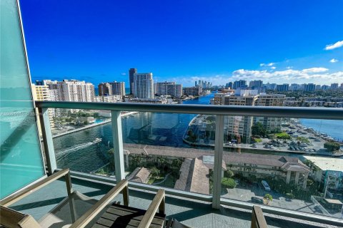 Condo à Hallandale Beach, Floride, 2 chambres  № 2018805