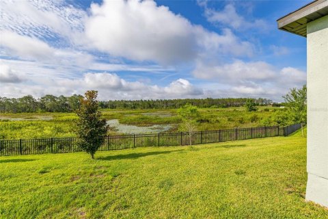 House in Davenport, Florida 4 bedrooms, 206.61 sq.m. № 2100703 - photo 4