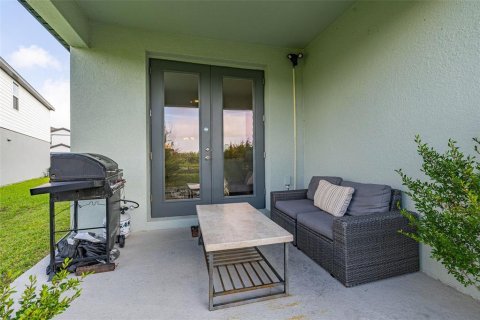 House in Davenport, Florida 4 bedrooms, 206.61 sq.m. № 2100703 - photo 8