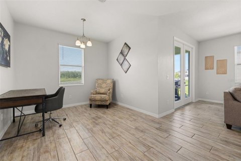 House in Davenport, Florida 4 bedrooms, 206.61 sq.m. № 2100703 - photo 21