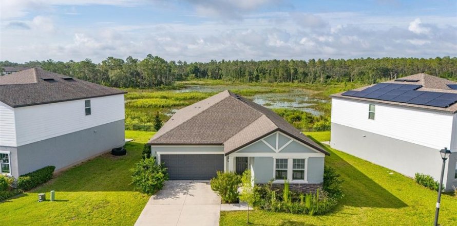 House in Davenport, Florida 4 bedrooms, 206.61 sq.m. № 2100703