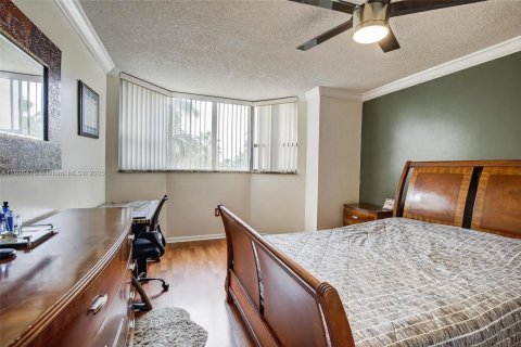 Condo in Plantation, Florida, 2 bedrooms  № 1954175 - photo 24