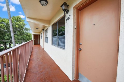 Condo in Plantation, Florida, 2 bedrooms  № 1954175 - photo 2
