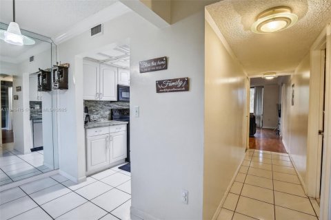 Condo in Plantation, Florida, 2 bedrooms  № 1954175 - photo 7