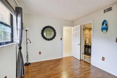 Condo in Plantation, Florida, 2 bedrooms  № 1954175 - photo 20