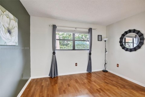 Condo in Plantation, Florida, 2 bedrooms  № 1954175 - photo 21