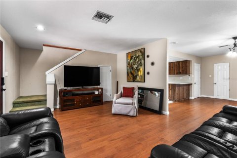 House in Dover, Florida 3 bedrooms, 183.3 sq.m. № 1252624 - photo 23