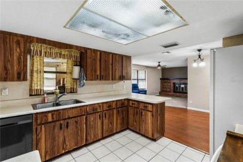 House in Dover, Florida 3 bedrooms, 183.3 sq.m. № 1252624 - photo 27