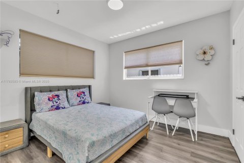 House in Miami, Florida 3 bedrooms, 155.15 sq.m. № 1660055 - photo 16