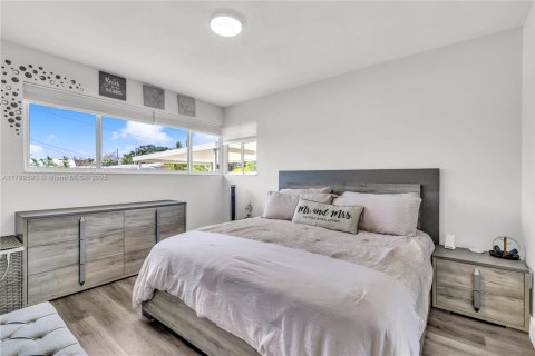 House in Miami, Florida 3 bedrooms, 155.15 sq.m. № 1660055 - photo 13
