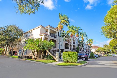 Copropriété à louer à Coral Springs, Floride: 3 chambres, 122.17 m2 № 1128013 - photo 1